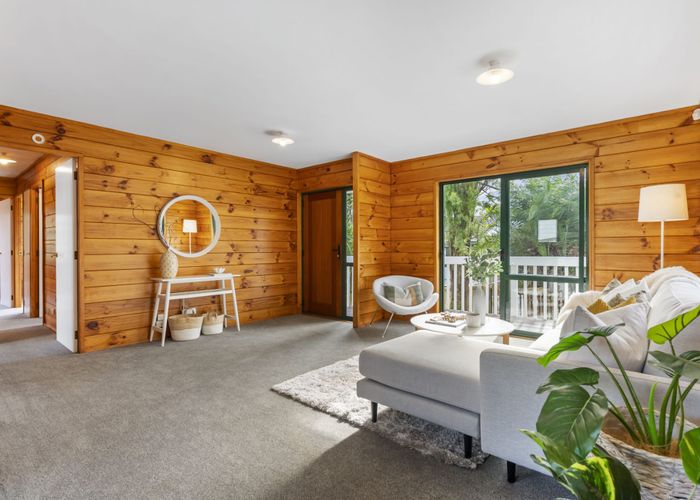  at 2/8 Mayfield Road, Glenfield, North Shore City, Auckland