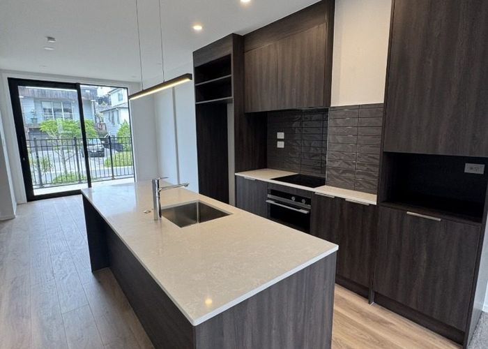  at 9/19 Windlass Street, Long Bay, Auckland