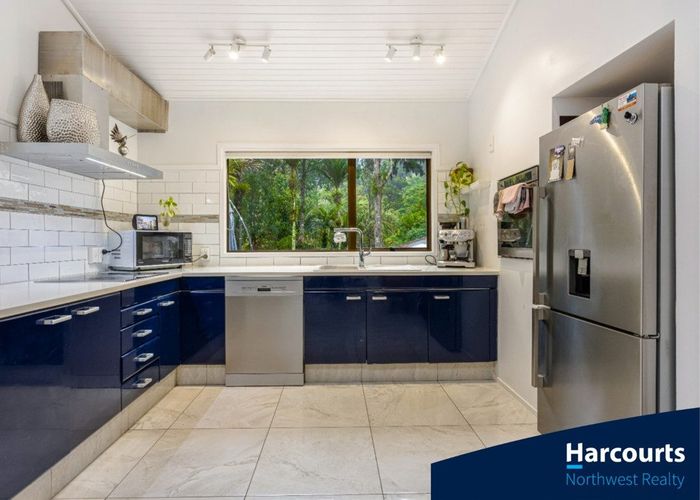  at 719 Scenic Drive, Henderson Valley, Waitakere City, Auckland
