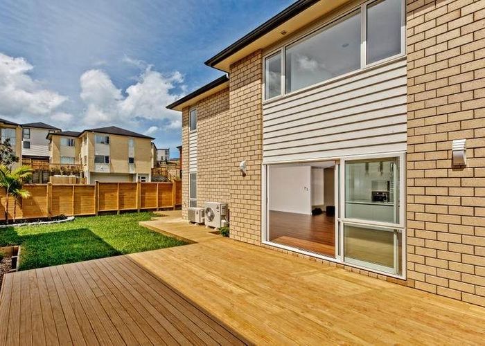  at 14 Sohlue Place, Albany, North Shore City, Auckland