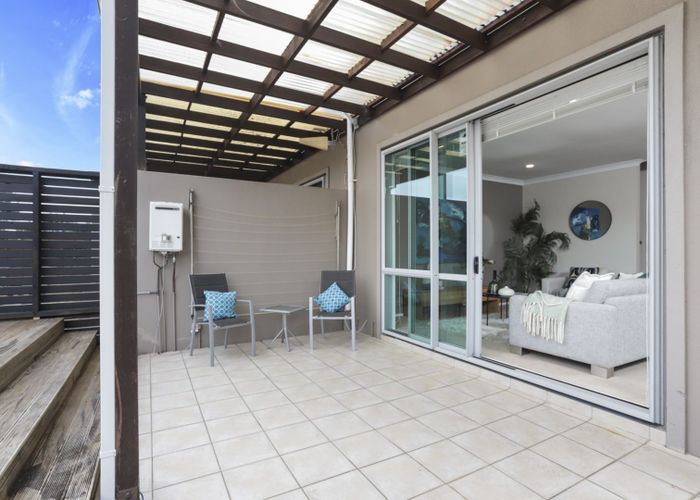  at 9F Clearwater Cove, West Harbour, Auckland