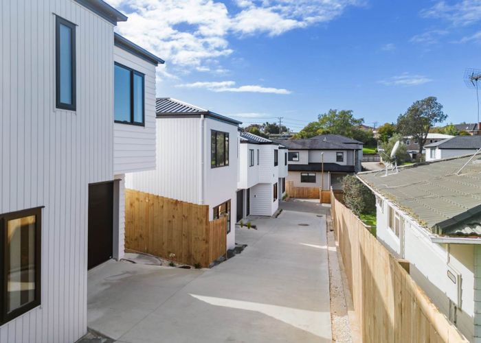  at 75A,B,C,D Chartwell Avenue, Glenfield, North Shore City, Auckland