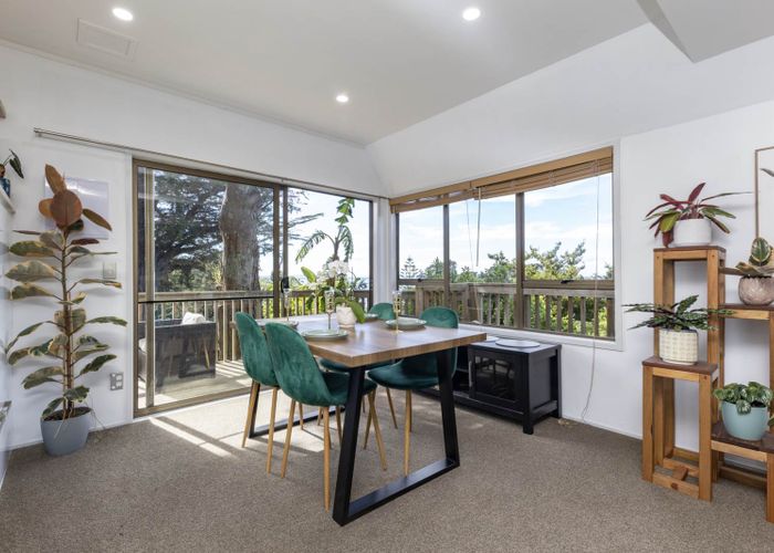  at 3 Laingholm Drive, Laingholm, Auckland