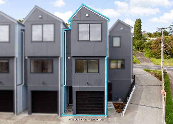  at 4/11 Seymour Road, Sunnyvale, Waitakere City, Auckland