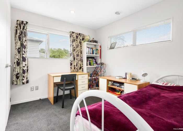  at 140R Hepburn Road, Glendene, Waitakere City, Auckland