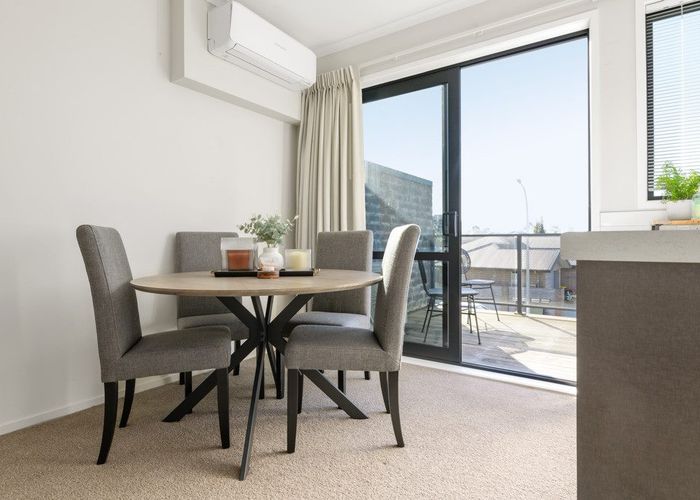  at 6/16 Jones Crescent, Melville, Hamilton