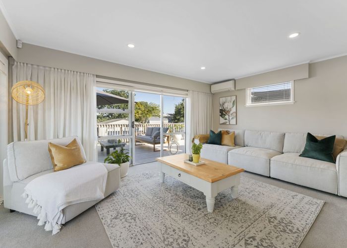  at 21 Lowtherhurst Road, Massey, Auckland