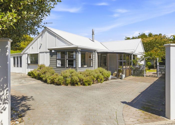  at 72 Elizabeth Street, Waikanae