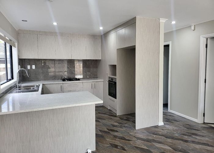  at 4B Mirrabooka Avenue, Botany Downs, Manukau City, Auckland