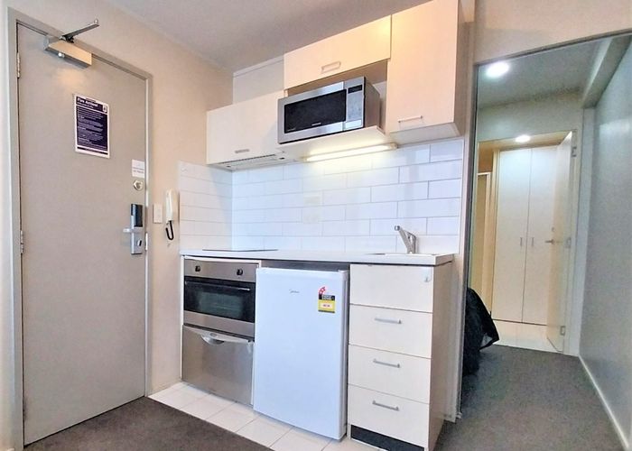  at 1017/72 Nelson Street, Auckland Central, Auckland