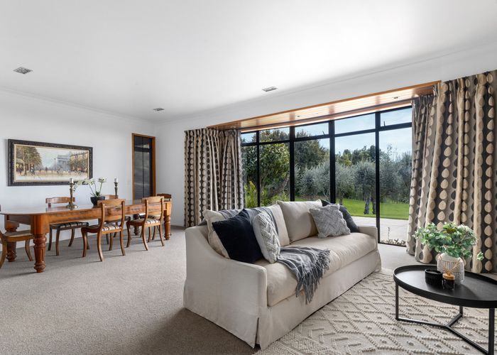  at 727 Esdaile Road, Tauranga
