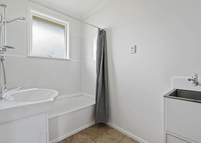  at 1/458 West Coast Road, Glen Eden, Waitakere City, Auckland