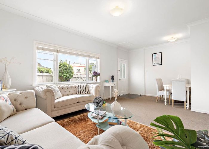  at 2/230 Manukau Road, Epsom, Auckland City, Auckland