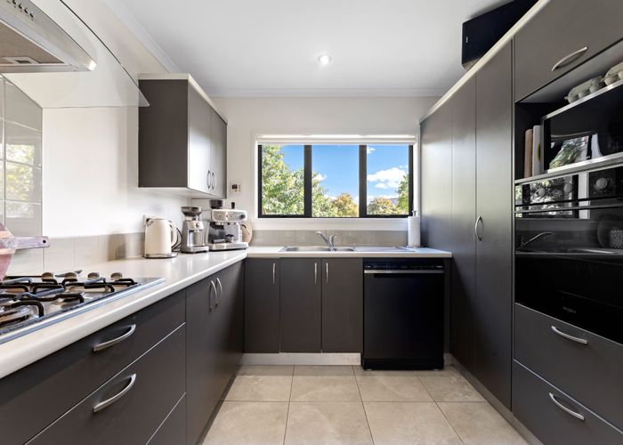 at 10 Vicente Place, Oteha, North Shore City, Auckland