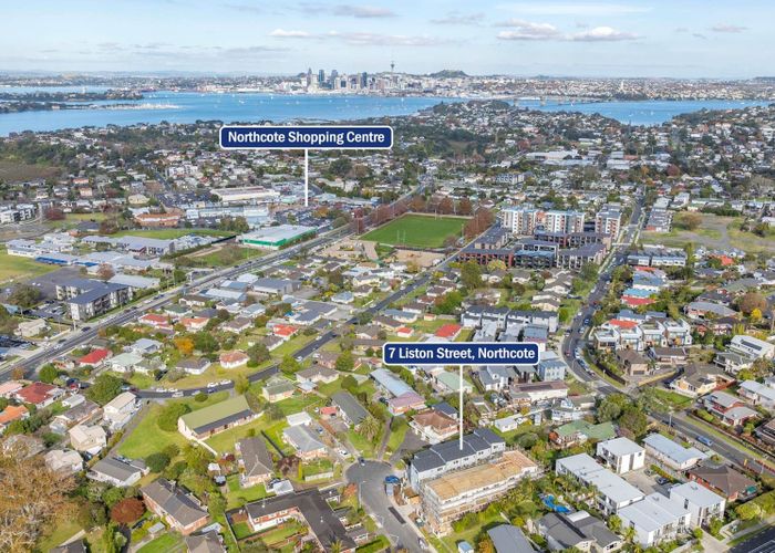  at 7d Liston Street, Northcote, North Shore City, Auckland