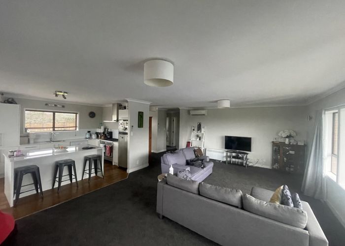  at 32 Coronation Road, Hillcrest, North Shore City, Auckland