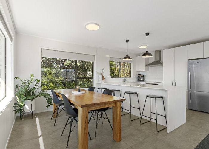  at 1/39 Sunset Road, Tōtara Vale, Auckland