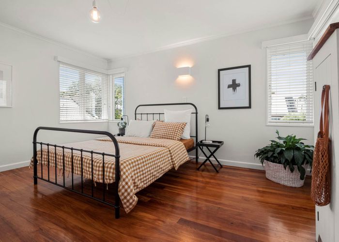  at 2/4 Calliope Road, Devonport, Auckland