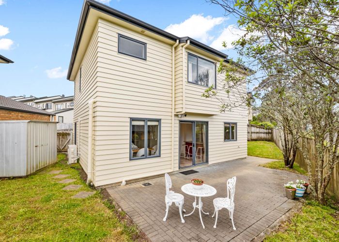  at 35/22 Northcross Drive, Oteha, Auckland