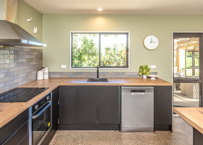  at 42 Simpson Road, Westmere, Whanganui