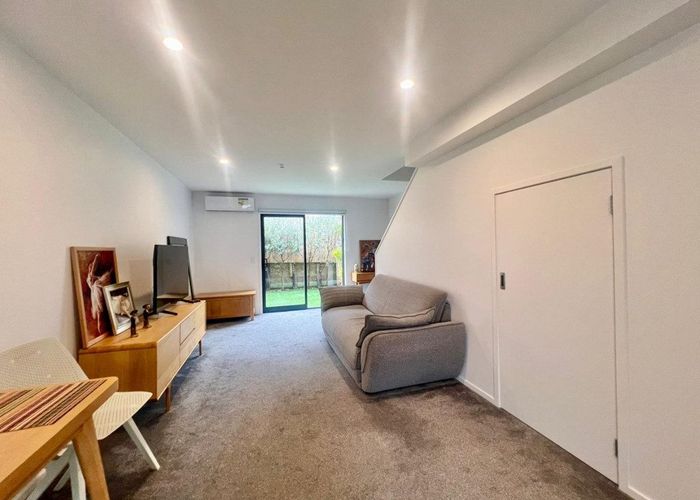  at 1E Hamurana Place, Te Atatu Peninsula, Waitakere City, Auckland