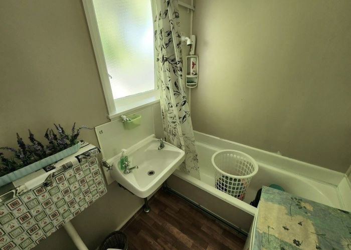  at 4b Truman Road, Bryndwr, Christchurch City, Canterbury