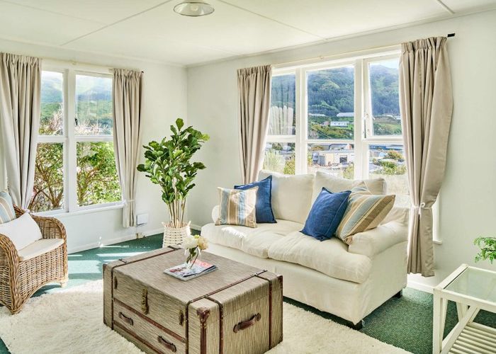  at 83 Bell Street, Tawa, Wellington