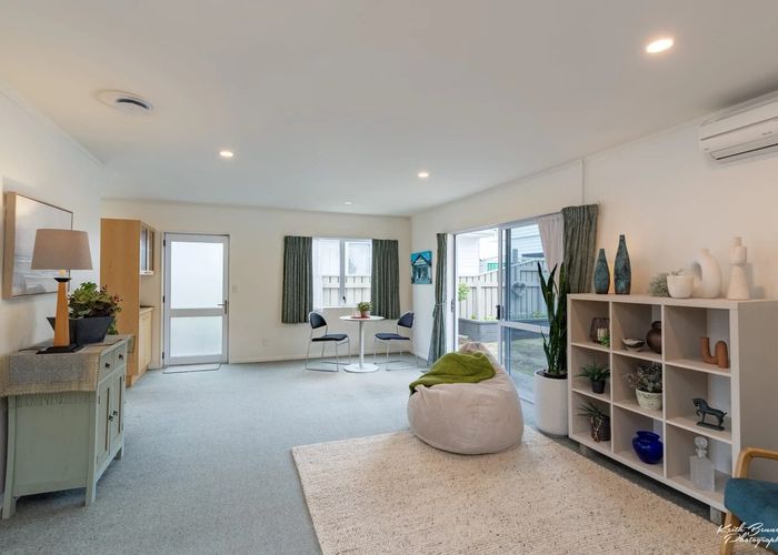  at 2/61 Main Road, Titahi Bay, Porirua