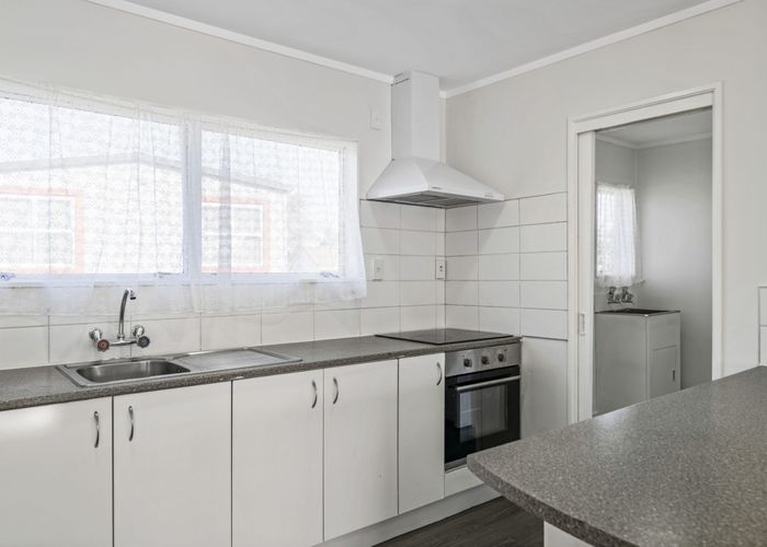  at 2/3 Ellen Street, Manurewa East, Auckland