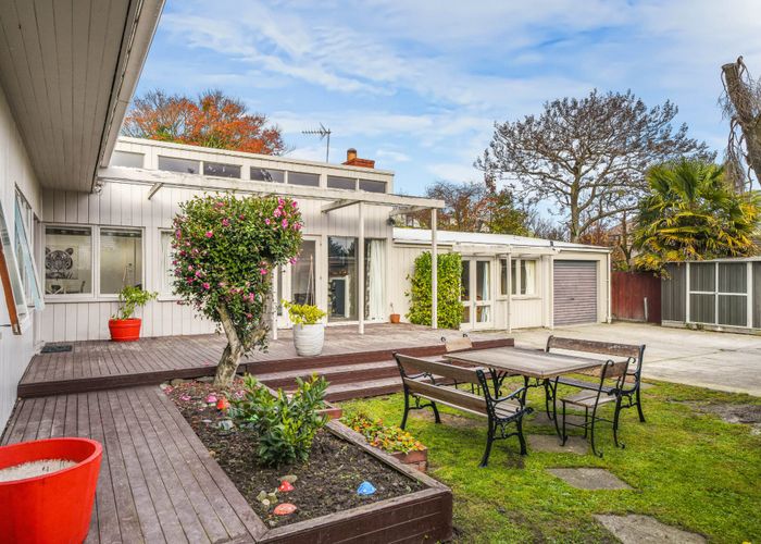  at 182 Main North Road, Redwood, Christchurch City, Canterbury