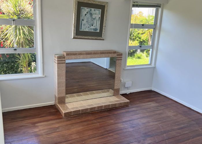  at 4 Ramsgate Terrace, Mairangi Bay, North Shore City, Auckland
