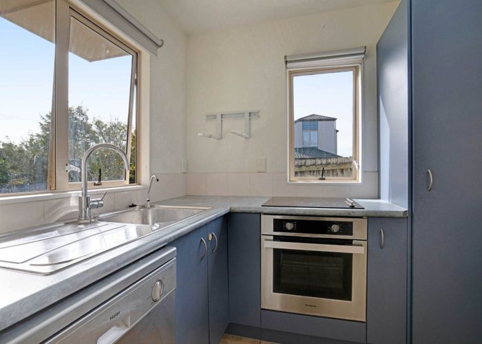  at 4/9 Sunnydale Place, Oteha, North Shore City, Auckland