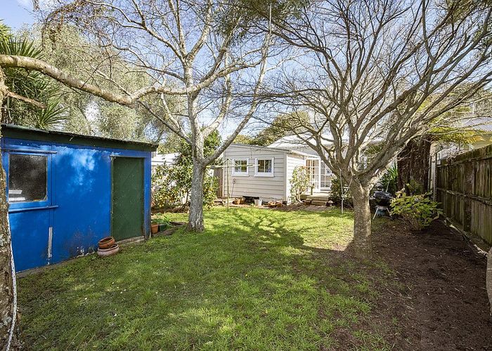  at 11 Cardwell Street, Onehunga, Auckland