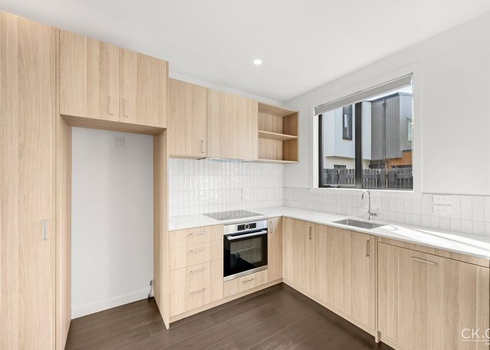  at 11/323 Riverside Drive, Waterloo, Lower Hutt, Wellington