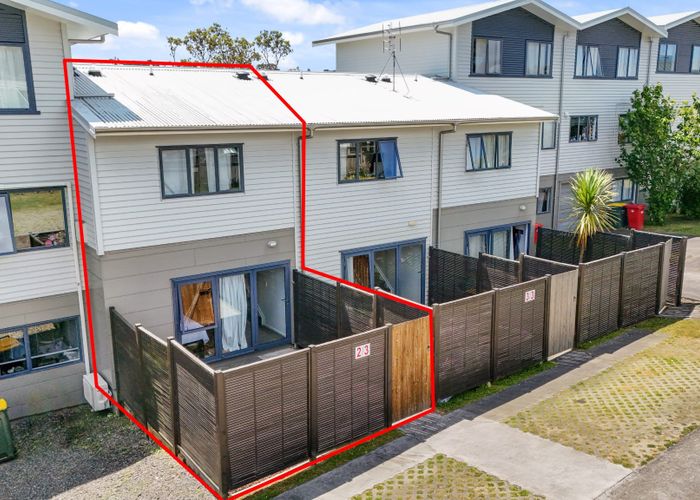  at 2/3 John Jennings Drive, Oteha, Auckland