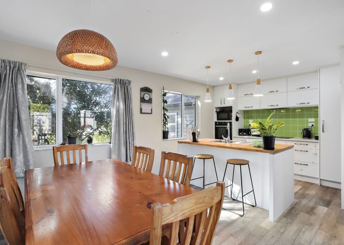  at 40H Konini Road, Titirangi, Auckland