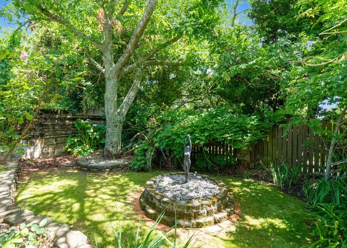  at 2/75 Carlisle Road, Torbay, North Shore City, Auckland