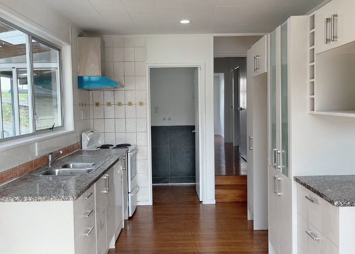  at 1/17 Powrie Street, Glenfield, North Shore City, Auckland