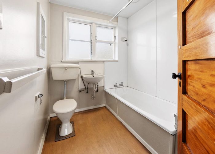 at 14 Newall Avenue, Fendalton, Christchurch City, Canterbury