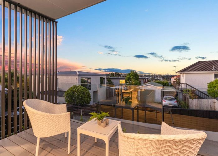  at 12A Rothesay Bay Road, Rothesay Bay, Auckland