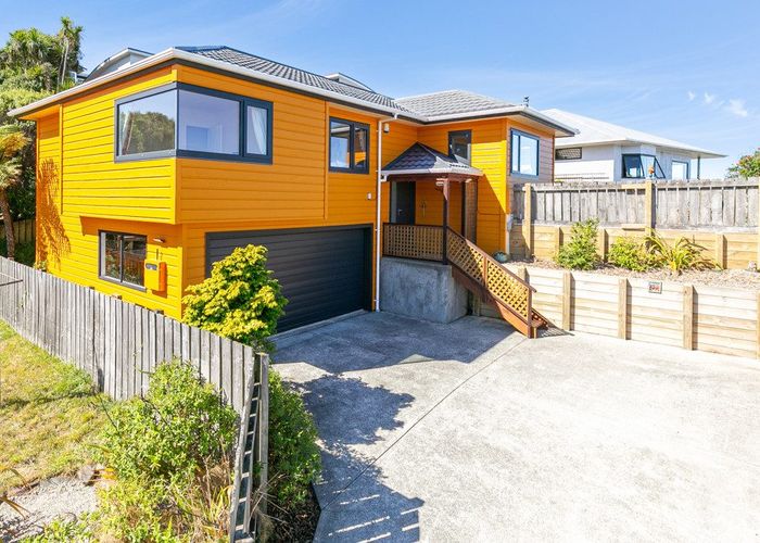  at 15B Dargle Way, Island Bay, Wellington