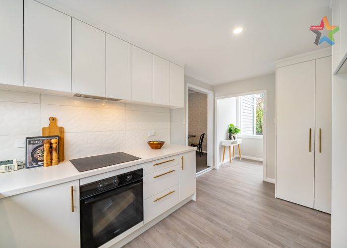  at 8 Golf Road, Manor Park, Lower Hutt