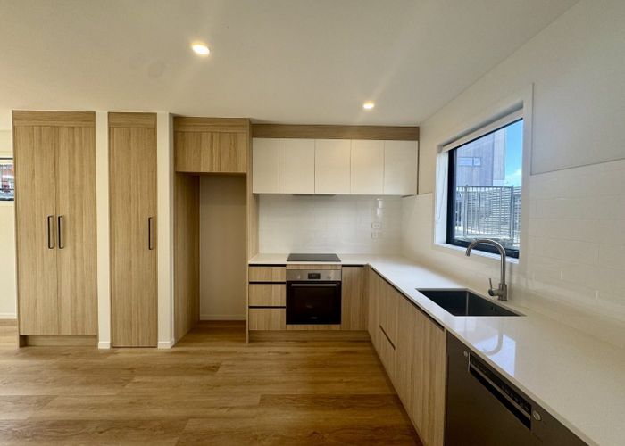  at 12/506 Glenfield Road, Bayview, North Shore City, Auckland