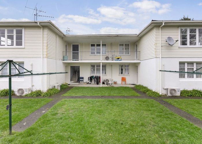  at 1-6/45 Pine Avenue, Ebdentown, Upper Hutt, Wellington