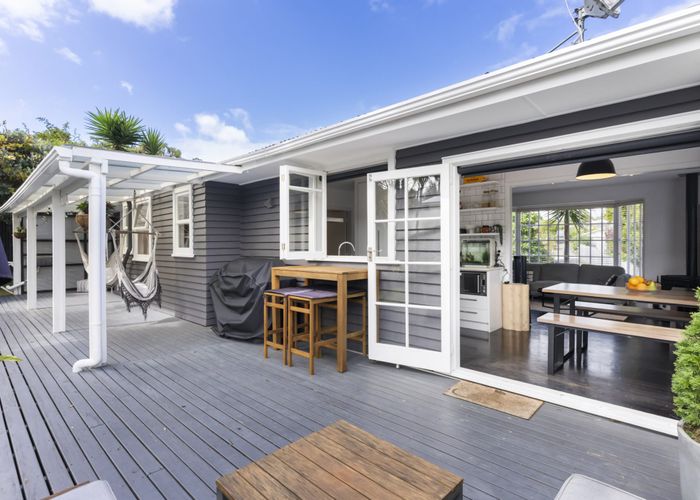  at 52 Tahi Terrace, Glen Eden, Waitakere City, Auckland