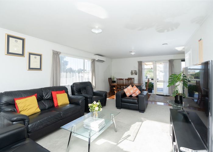  at 16 Melanie Court, Dinsdale, Hamilton