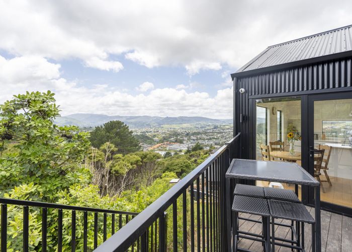  at 9 Topsail Way, Whitby, Porirua