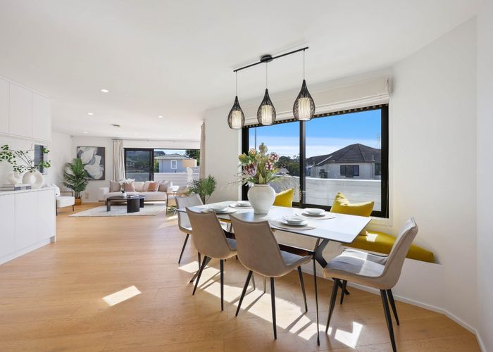  at 2/30 Eastern Beach Road, Eastern Beach, Manukau City, Auckland