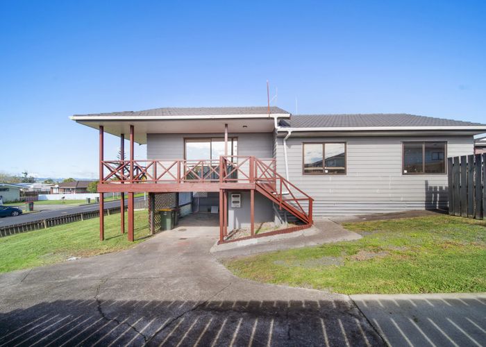  at 1/31 Shifnal Drive, Randwick Park, Manukau City, Auckland