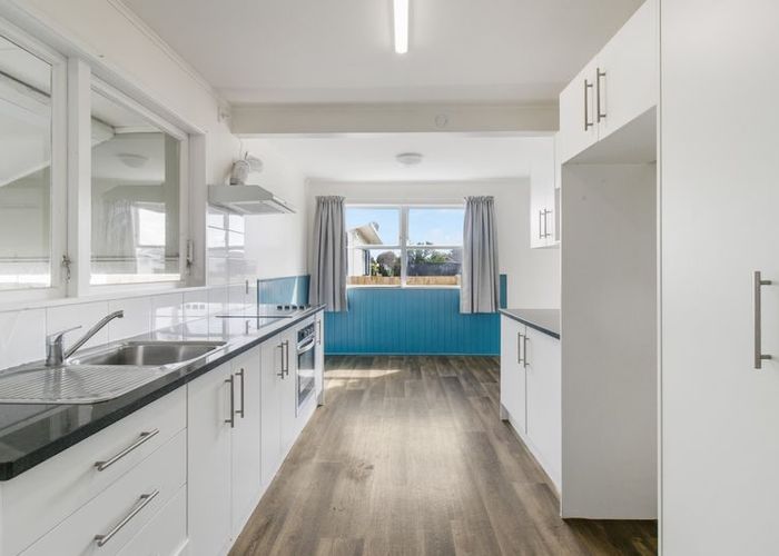  at 8 Beeston Crescent, Manurewa, Manukau City, Auckland